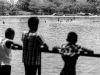Enfants sur la rives de la rivière Pinacanauan