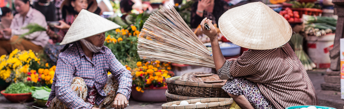 Femmes au marché de Hoi An, Vietnam